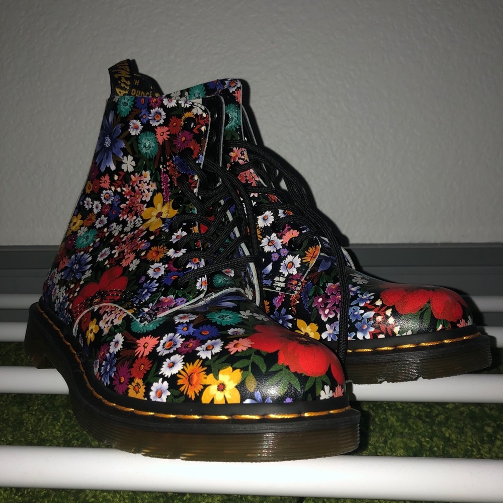 1460 Pascal Wanderlust Doc Martens
